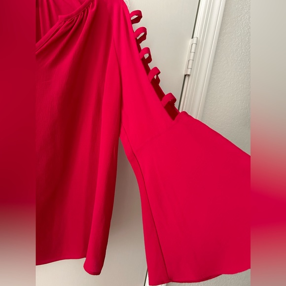 Jennifer Lopez Red Long Bell Sleeve Top. Size Small - Picture 3 of 11
